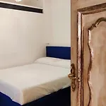 Design Historic House, Palazzo Dello Spagnuolo Daire